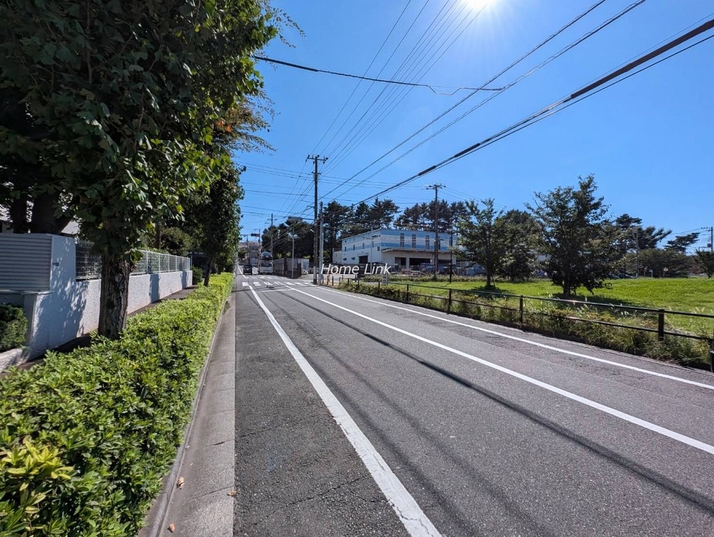コートハウス城北中央公園　西側 前面道路